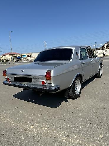 QAZ: QAZ 24 Volga: 2.5 l | 1982 il 99000 km Sedan — 4