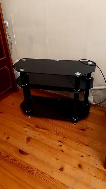 av kabel: Qara şüşə TV/AV stendi - 3 mərtəbəli konstruksiya: üst panel TV üçün — 1