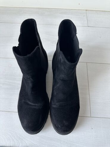 женский ботинка: Сапоги, 39, цвет - Черный