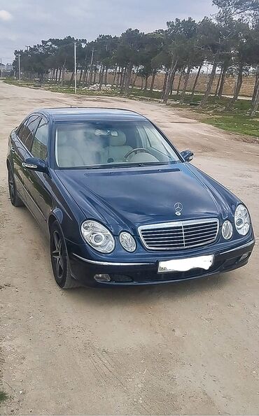 Mercedes-Benz: Mercedes-Benz E 220: 2.2 l | 2003 il Sedan