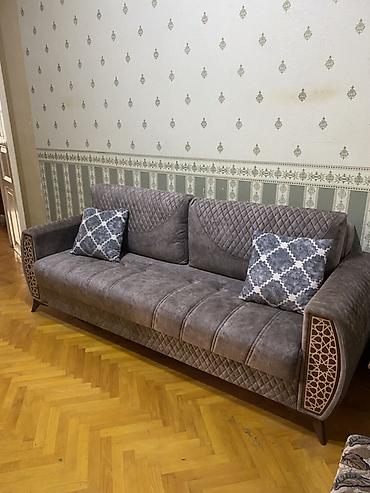 Divanlar: Qonaq otağı üçün şık divan - Rəng: tünd bozumtul (taupe). - Material — 6