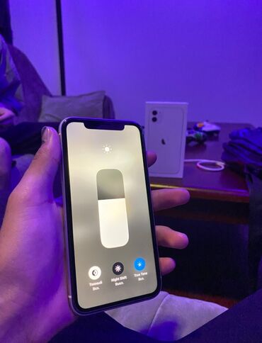 телефоо: IPhone 11, Колдонулган, 64 ГБ, Заряддоочу түзүлүш, Каптама, 88 %
