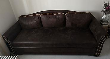 difuzer dormeo: Trosed/sofa u tamno braon boji, klasičnog dizajna sa zakrivljenim — 1