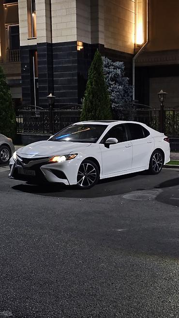 byd e2 2025: Toyota Camry: 2018 г., 2.5 л, Автомат, Бензин, Седан — 3