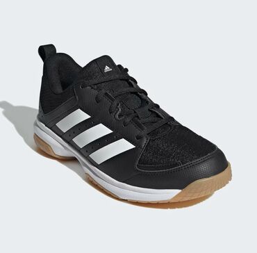 Босоножки, сандалии, шлепанцы: Adidas. Эти кроссовки Adidas Ligra 7, созданные для игры на кортах