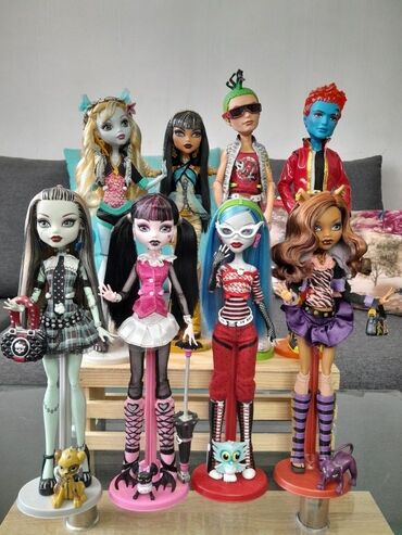 фарфоровые куклы: Куплю куклу monster high б/у. Интересует любая женская кукла monster
