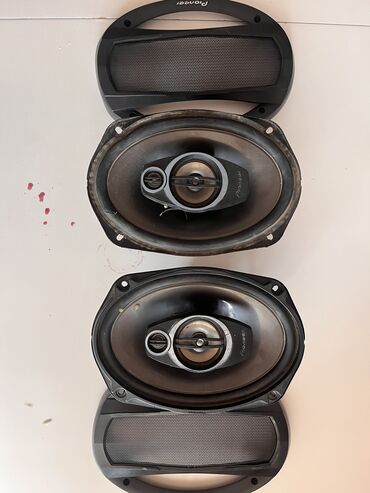 Monitorlar: Pioneer dinamikler biri isleyiri o biri temir olunmalidor