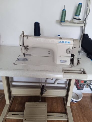 промышленные и бытовые швейные машинки: Швейная машина Jack