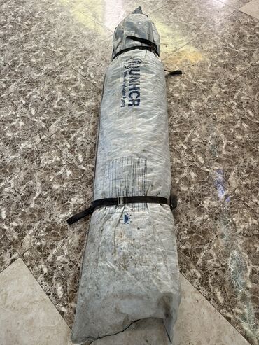 ремонт чемоданов в баку: UNHCR brendlı iri ölçülü çadır (daşınma torbasında) - UNHCR/The UN