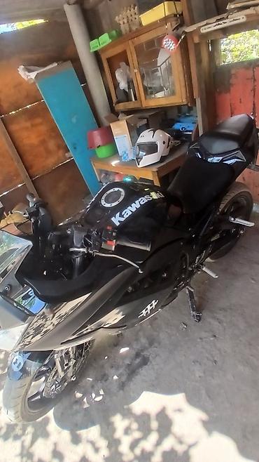 мото ролик: Спортивный мотоцикл Kawasaki (черный цвет) - Кузов: полноразмерный — 2