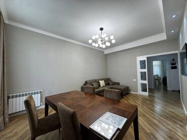 Uzunmüddətli kirayə mənzillər: Ağ şəhərdə 2 otaqlı əla təmirli mənzil kirayə verilir. Mənzil tam — 2