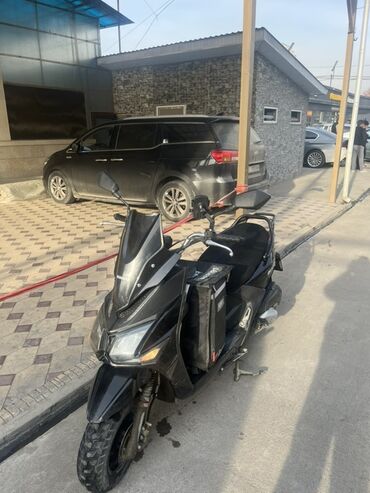 скутер не на ходу: Скутер/мопед для города и доставки - Тип: бензиновый скутер с