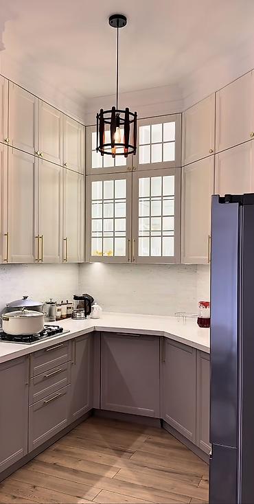 silver kitchen: Кухонный гарнитур в классическом стиле - Планировка: угловая, с — 5