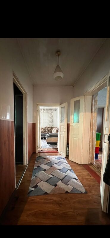 срочно продаю участок газ канализация есть: 75 м², 4 комнаты, Парковка, Забор, огорожен