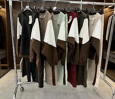 Kompleti: ❤️Komplet 
Cena 3600
Uni vel.
V30 — 11