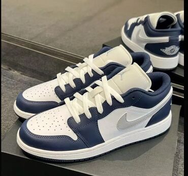 термо кроссовки зима: Кроссовкалар, 41, 42, 43, Nike, Жаңы, Өзү алып кетүү, Акылуу жеткирүү