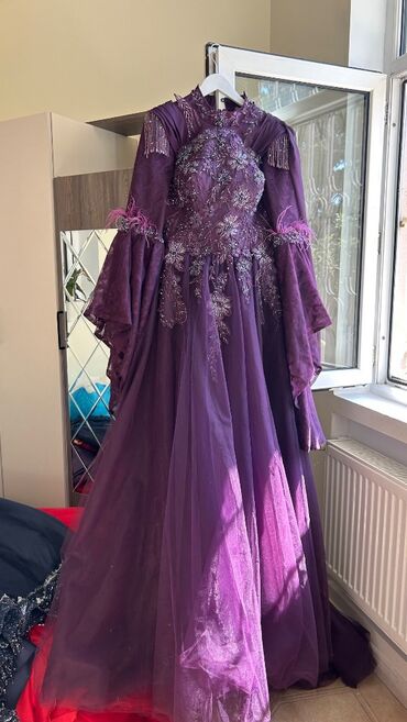 Ziyafət donları: Yaxşı vəziyyətdə, səliqəli şəkildə saxlanılmış gəlinlik, nişan — 10