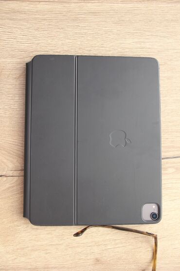 Планшеты: Планшет, Apple, память 1 ТБ, 12" - 13", Wi-Fi, Б/у, цвет - Серый — 4