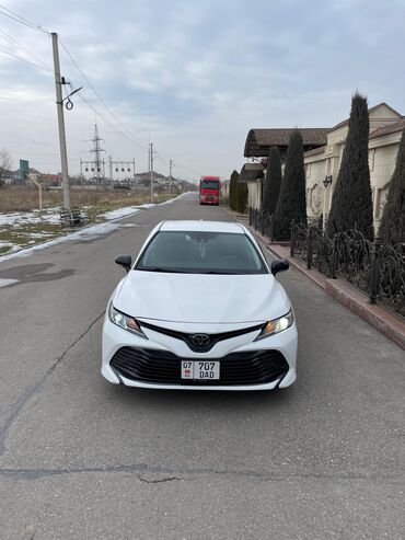 машины продают: Toyota Camry: 2020 г., 2.5 л, Типтроник, Бензин, Седан