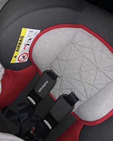Çaydanlar: Mothercare brendinin avtomobil oturacağı üç müxtəlif rəngdə - qırmızı