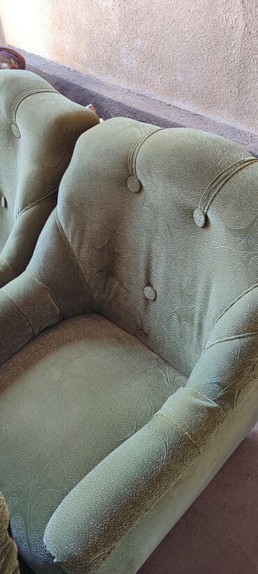 кожаные диван: Түсү - Жашыл, Колдонулган
