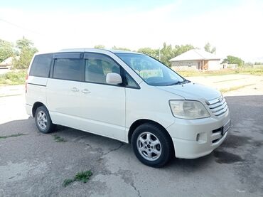 Toyota: Срочно продаю Тойота Ноах год 2003 объем 2 Автомат 2 хоз по КР
