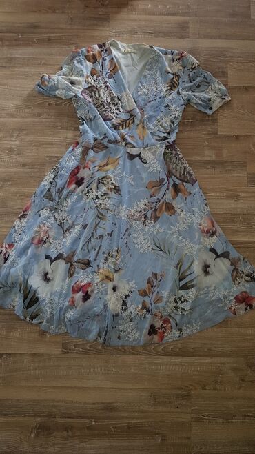 haljinu placena xl: XL (EU 42), bоја - Svetloplava, Drugi stil, Kratkih rukava