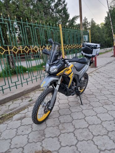 колесо для мотоцикла: Эндуро 300 куб. см, Бензин, Взрослый