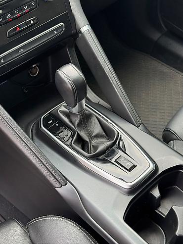 omoda s5: Самсунг Рено QM6 (Samsung Renault QM6) — пятидверный кроссовер белого — 7