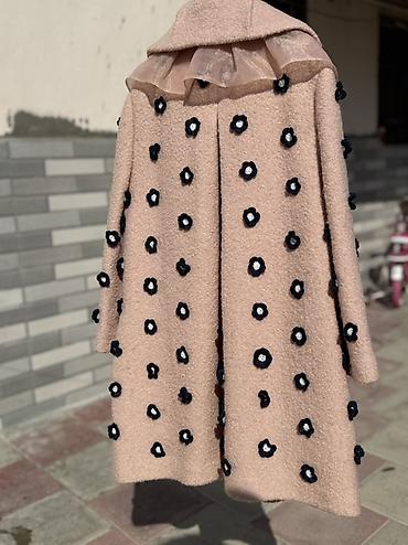 Dəstlər, kostyumlar: Qadın üst geyimləri dəsti 1) Qara qısa jaket - Model: asimmetrik ön — 17