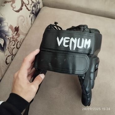 İdman dəstləri: Venum dəst. Təzə kimidi az işlənib səliqəli işlənib. Əlcək-30m, Fut 40 — 20