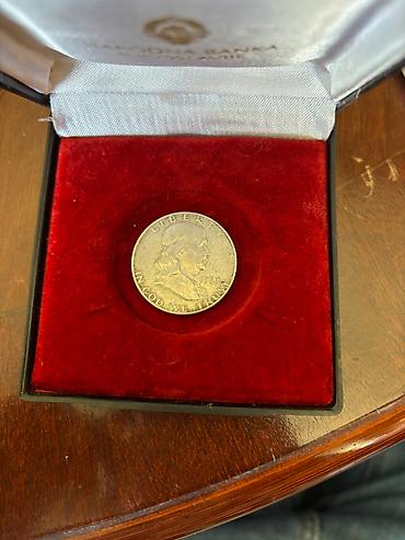 Ostali predmeti za umetnost i kolekcionarstvo: 5 francuskih srebrnih kovanica (2x 1832, 1833, 1838, 1868) 6x pola — 24