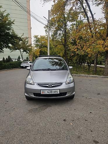 Honda Fit: 2006 г., 1.3 л, Автомат, Бензин, Хэтчбэк