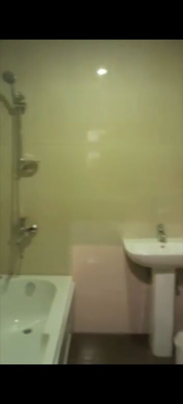 Uzunmüddətli kirayə mənzillər: Gençlik metrosun yaxınlıqı Genclik Mollun yaxınlıqı(3-4. deyqa — 4