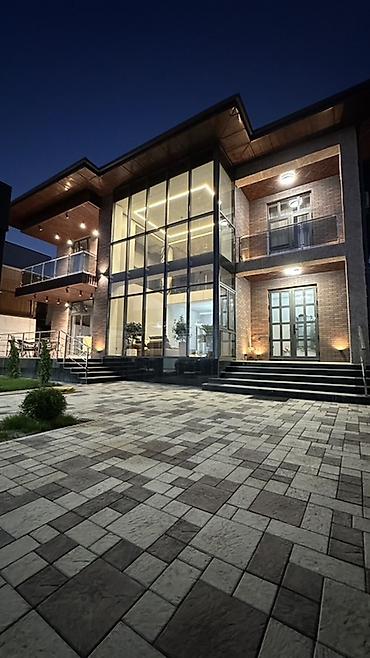 Продажа коттеджей и домов: 6 комнат и более, 412 м², 45 соток, Бишкек, ул. Матросова Собственник — 12