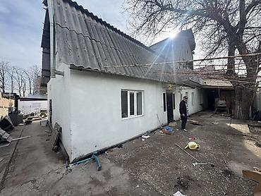 Продажа коттеджей и домов: Продаётся дом с приусадебным участком. 7,5 соток по документам и 10 — 9