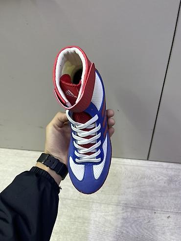 Бутсы: Борцовки от бренда Adidas 
Размер; 38,39 — 4