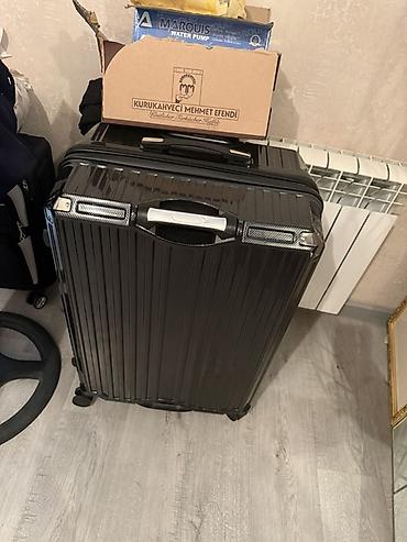 Böyük ölçülü sərt korpuslu çamadan - Rəng: qara, karbon teksturalı