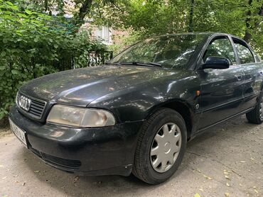 кия автомашина: Audi A4: 1995 г., 1.8 л, Механика, Бензин, Седан