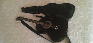gitara tuner: Rusiyadan almışam yenidir üstündə ehtiyat simləridə verilir