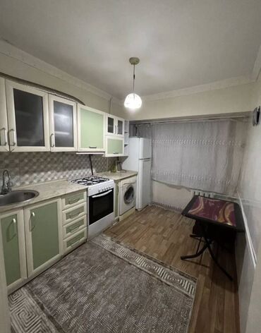 продаю дом московском районе: 1 комната, 40 м², Индивидуалка, 8 этаж, Косметический ремонт
