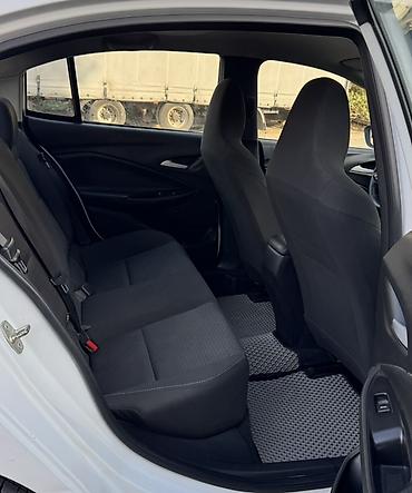 Chevrolet Onix: 2020 г., 1 л, Автомат, Бензин, Седан — 10