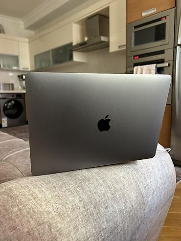 apple macbook air m1: İşlənmiş Apple MacBook, 13.3 ", Apple M1, 256 GB, Ünvandan götürmə — 1