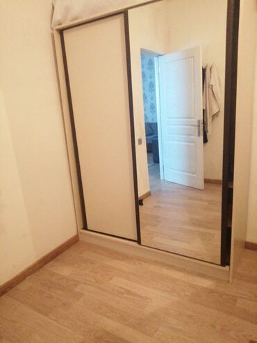 Kupe dolab satilir. Səliqəli islenib. 200 azn. Unvan Qobu. Ftm