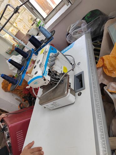 сниму швейный цех: Швейная машина Jack, Оверлок, Полуавтомат