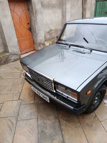 VAZ (LADA): VAZ 2107 sedan - Korpus: 4 qapılı, boz rəng, klassik “yeddi” dizaynı — 2
