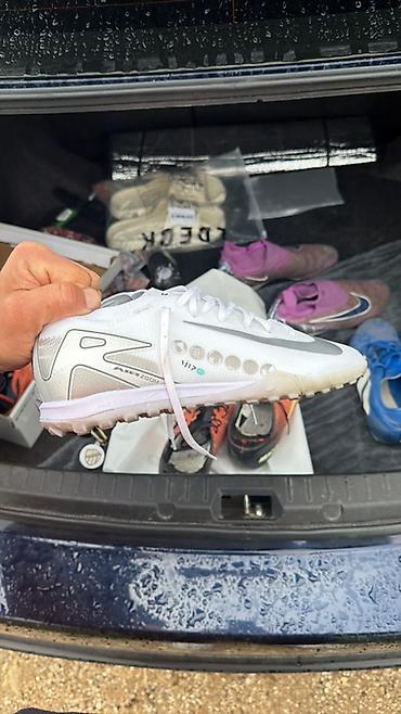 Butslar: Butslar Nike, Ölçü: 42, Yeni — 2