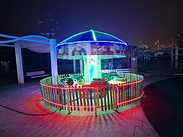 park masini: Tam işlək vəziyyətdə uşaq karuseli satılır. LED işıqlandırmalı, park — 1