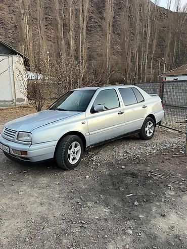 Volkswagen: Volkswagen Vento: 1995 г., Седан — 9