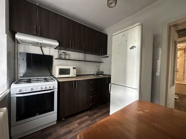 2 ком квартира продаётся: 3 комнаты, 60 м², Хрущевка, 2 этаж